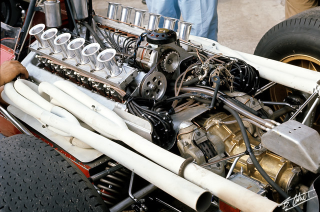 Engine-Ferrari_1966_Italy_01_BC.jpg