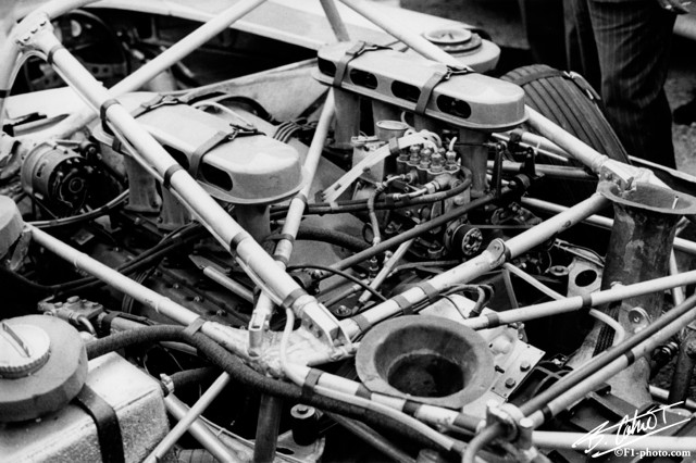 Engine-Porsche_1971_Targa_01_BC.jpg