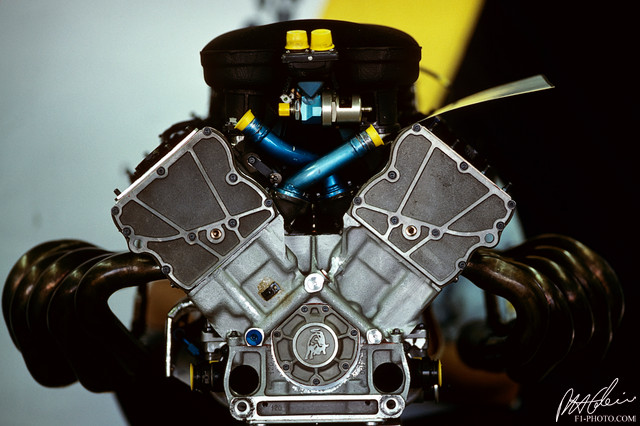 Engine-Lambo_1992_Canada_01_PHC.jpg