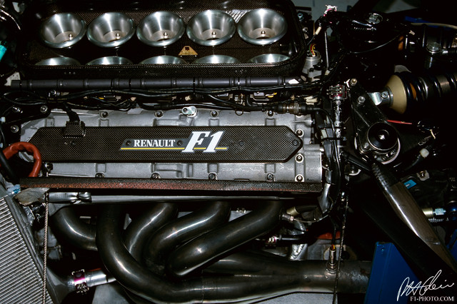 Engine-Renault_1992_Canada_01_PHC.jpg