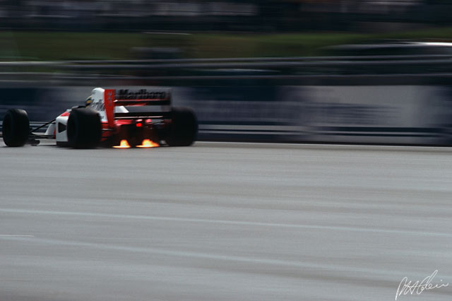 Senna_1992_France_01_PHC.jpg