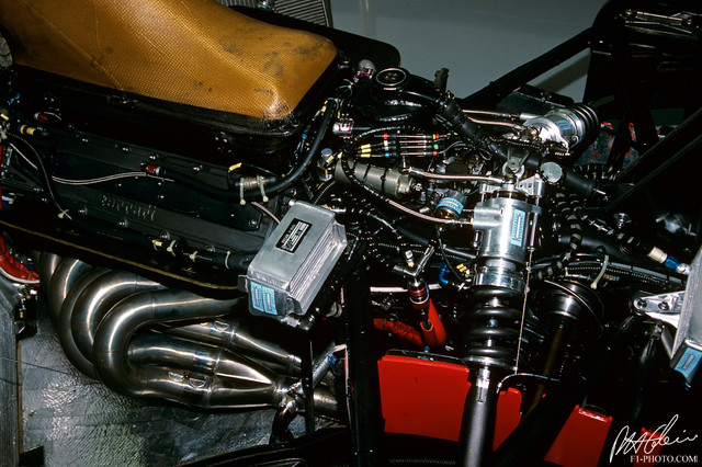 Engine-Ferrari_1993_Italy_01_PHC.jpg