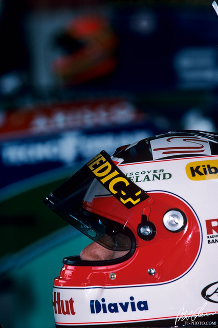 Barrichello-Irvine_1994_England_01_PHC.jpg