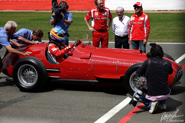 Alonso-Ferrari-375_2011_England_01_PHC.jpg