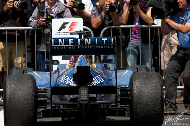 Webber-Finish_2012_England_02_PHC.jpg