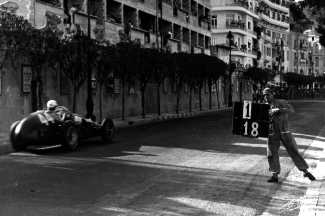 Trintignant_1955_Monaco_05_BC.jpg