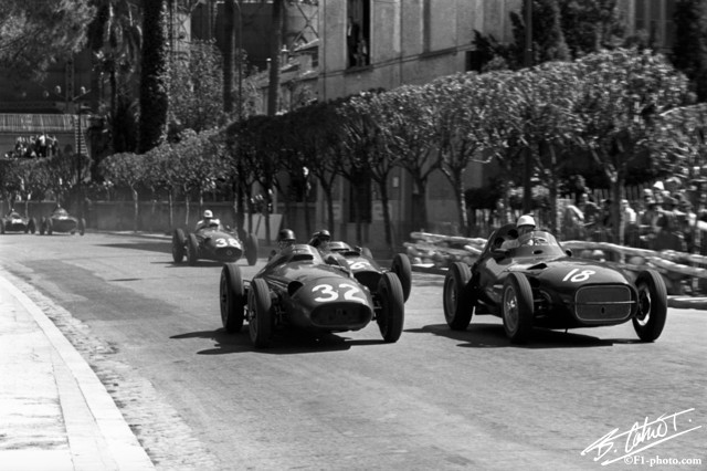 Moss-Fangio_1957_Monaco_01_BC.jpg