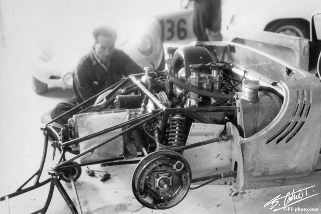 Engine-Porsche_1961_Targa_01_BC.jpg