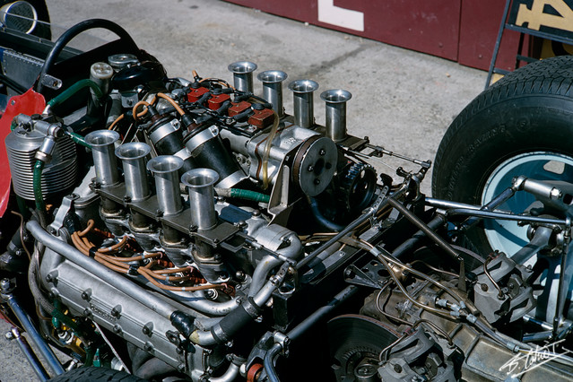 Engine-Ferrari_1964_Germany_02_BC.jpg