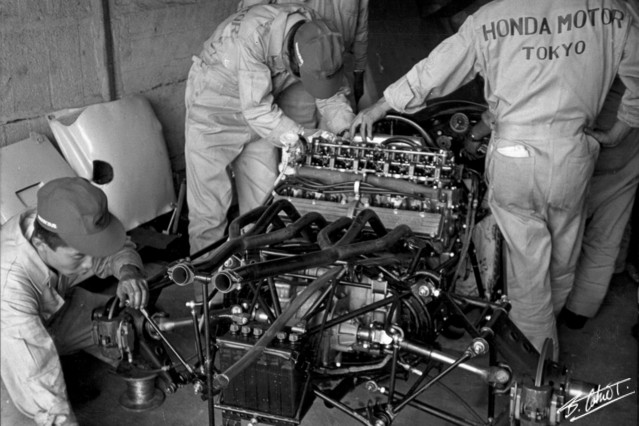 Engine-Honda_1964_Germany_01_BC.jpg