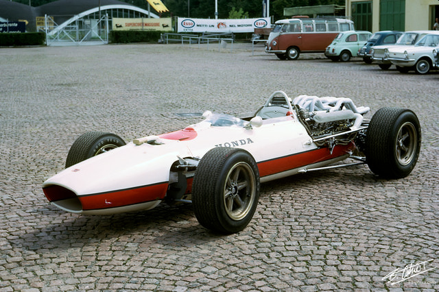 Honda_1966_Italy_01_BC.jpg