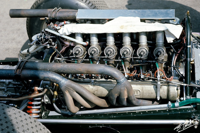 Maserati-Engine_1966_Italy_01_BC.jpg