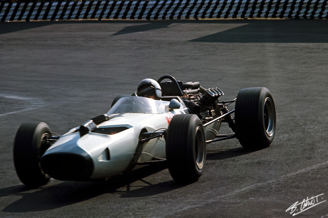 McLaren_1966_Mexico_03_BC.jpg