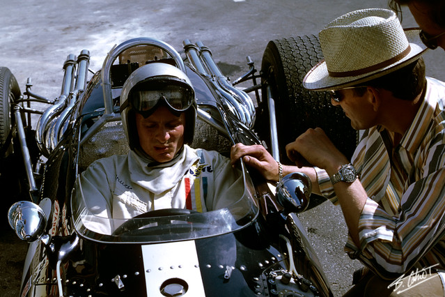McLaren_1967_France_02_BC.jpg