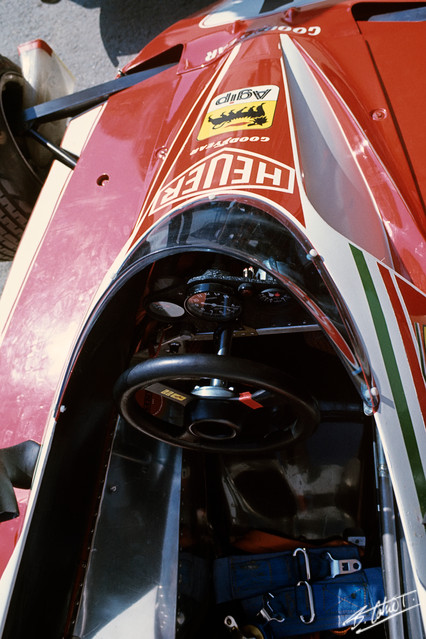 Ferrari-Cockpit_1976_Spain_01_BC.jpg