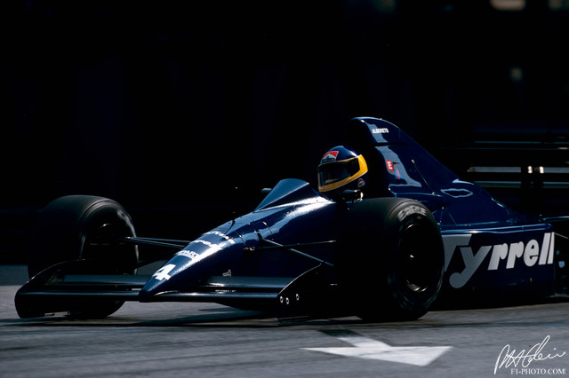 Alboreto_1989_Monaco_01_PHC.jpg