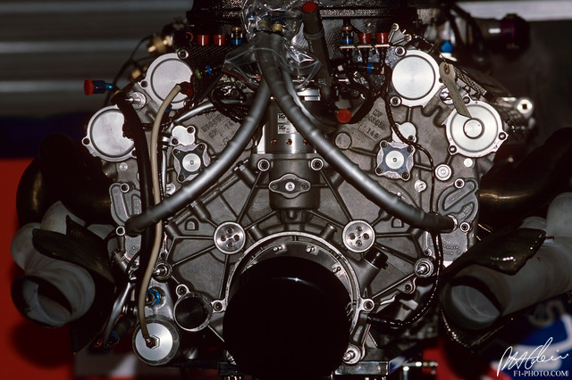 Engine-Peugeot_1995_England_01_PHC.jpg