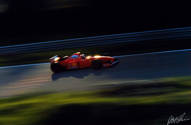Schumacher_1997_Estoril-Test_04_PHC.jpg