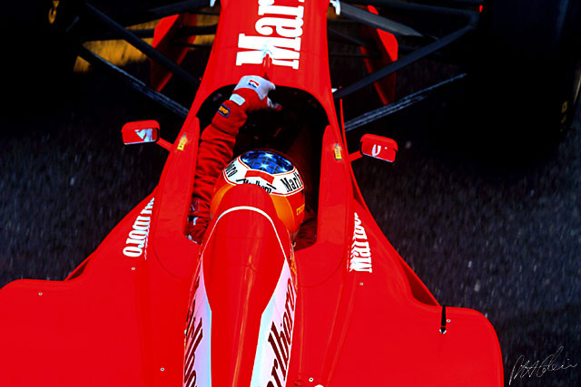 Schumacher_1997_Estoril-Test_07_PHC.jpg