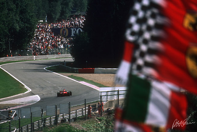 Ferrari_1999_Belgium_01_PHC.jpg