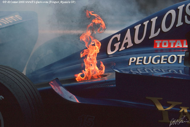 Peugeot_2000_Spain_01_PHC.jpg