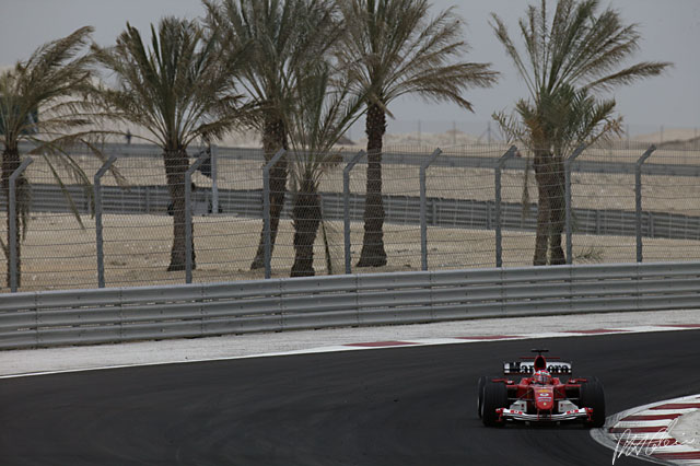 Barrichello_2004_Bahrain_01_PHC.jpg