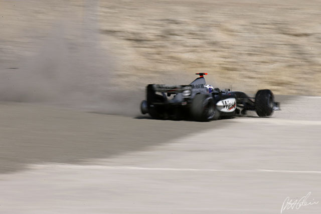 Coulthard_2004_Bahrain_01_PHC.jpg