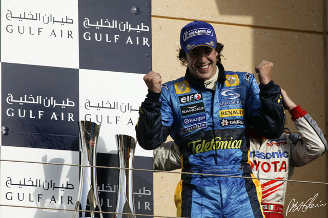 Alonso_2005_Bahrain_01_PHC.jpg