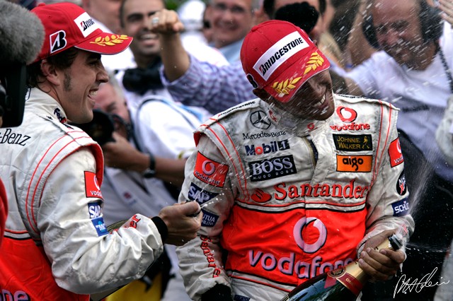 Alonso-Hamil_2007_Monaco_02_PHC.jpg