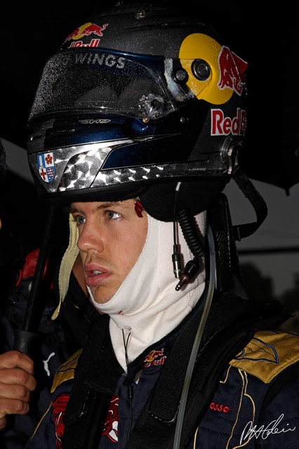 Vettel_2008_Italy_06_PHC.jpg