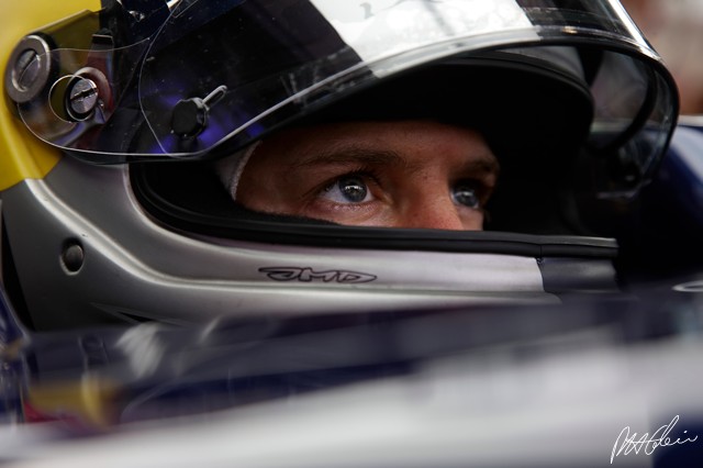 Vettel_2008_Italy_16_PHC.jpg