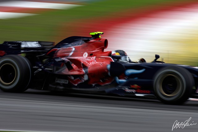 Vettel_2008_Malaysia_01_PHC.jpg