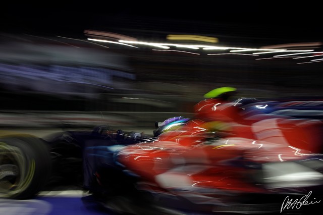 Vettel_2008_Singapore_01_PHC.jpg