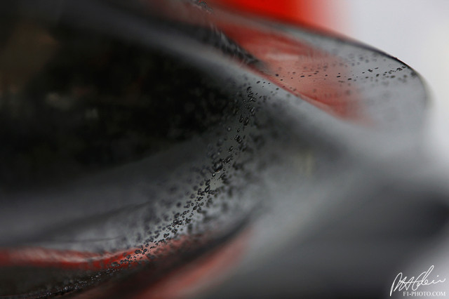 Graphics-McLaren_2011_Belgium_02_PHC.jpg