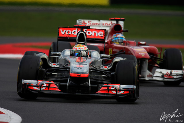 Hamilton-Alonso_2011_England_01_PHC.jpg