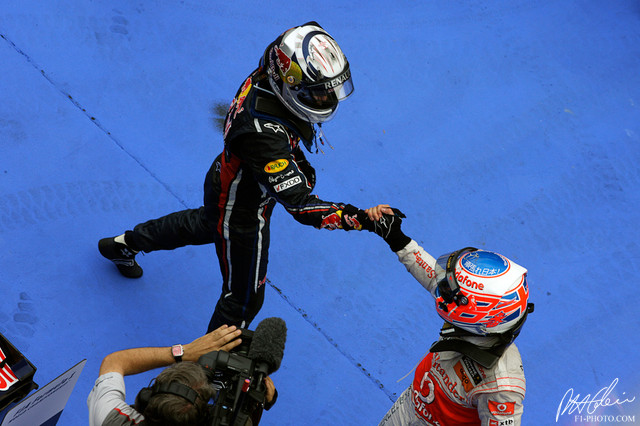 Vettel-Button_2011_Malaysia_01_PHC.jpg