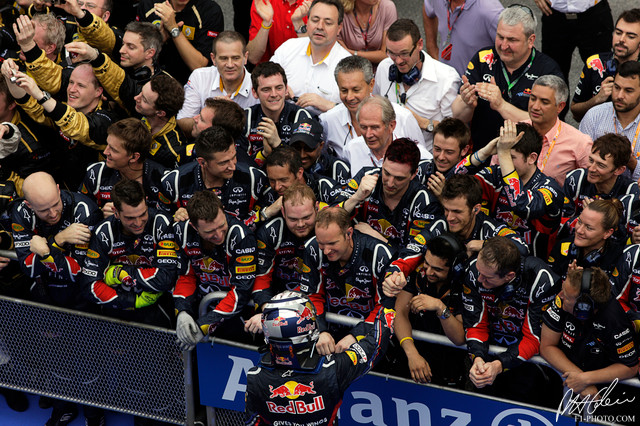 Vettel-Victory_2011_Malaysia_01_PHC.jpg