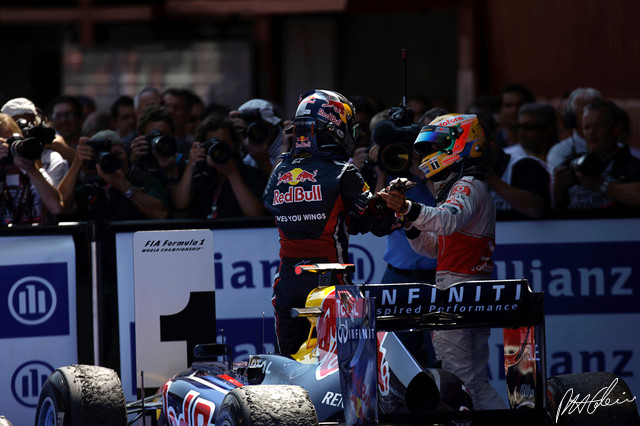 Vettel-Hamilton_2011_Spain_02_PHC.jpg