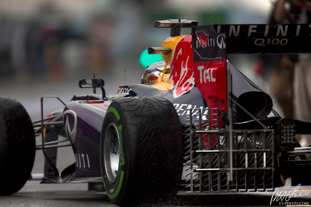 Vettel_2013_Spain_02_PHC.jpg