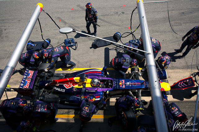 Vettel_2013_Spain_12_PHC.jpg