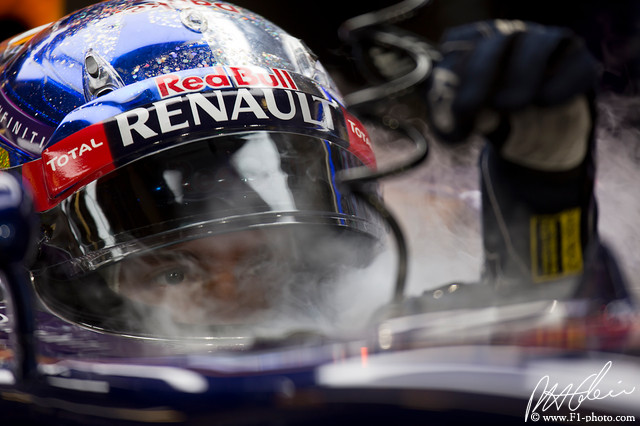 Vettel_2014_AbuDhabi_02_PHC.jpg