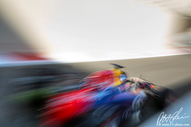 Vettel_2014_AbuDhabi_06_PHC.jpg