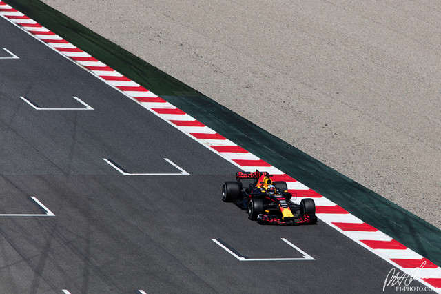 Ricciardo_2017_Spain_03_PHC.jpg